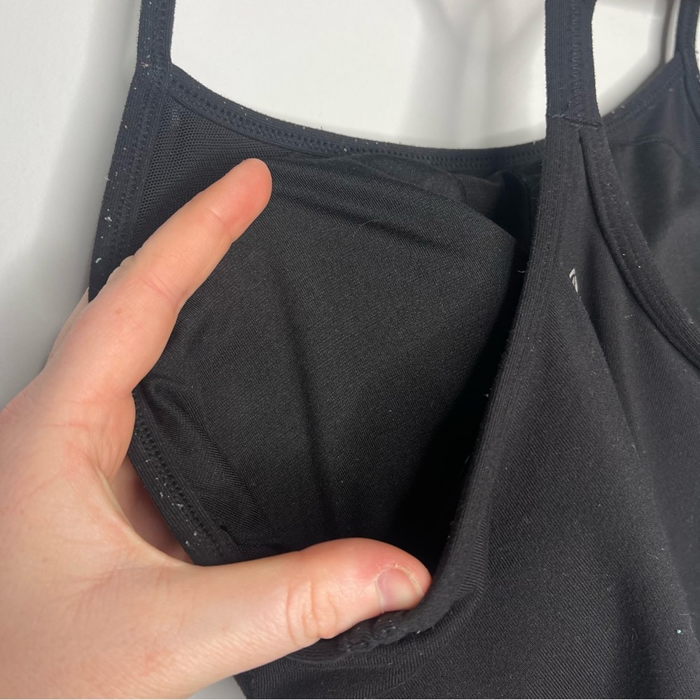 Women’s black Lululemon tank top - Picture 4 of 7